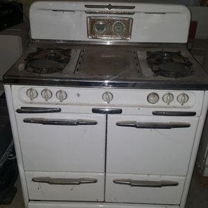 Wedgewood Antique gas stove